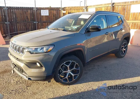 2024 Jeep Compass Latitude 4X4 из США, поврежденный, VIN 3C4NJDBNXRT605923